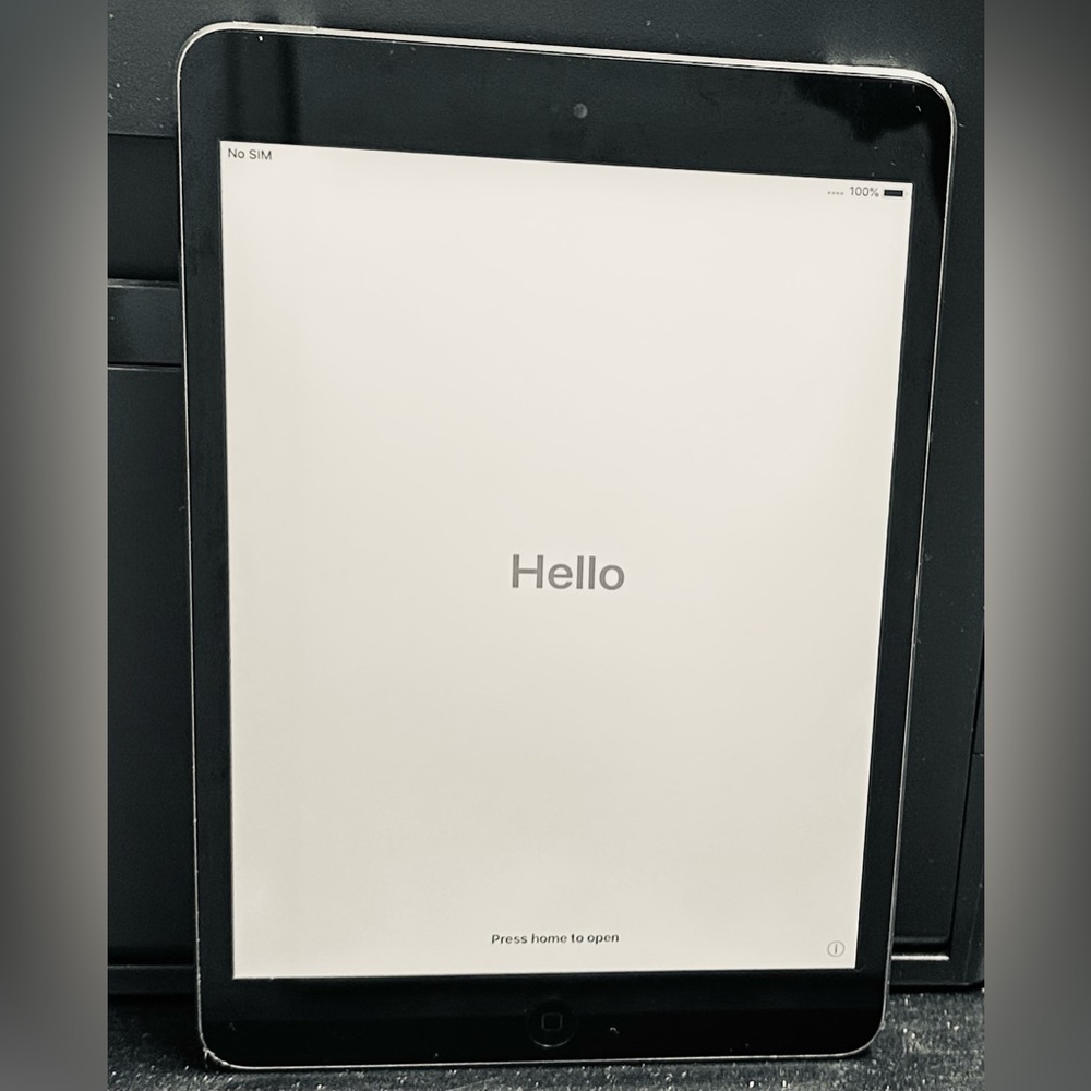 Apple iPad Mini 2 A1490 (WiFi + Cellular Unlocked) 16 GB Space Gray. Used.